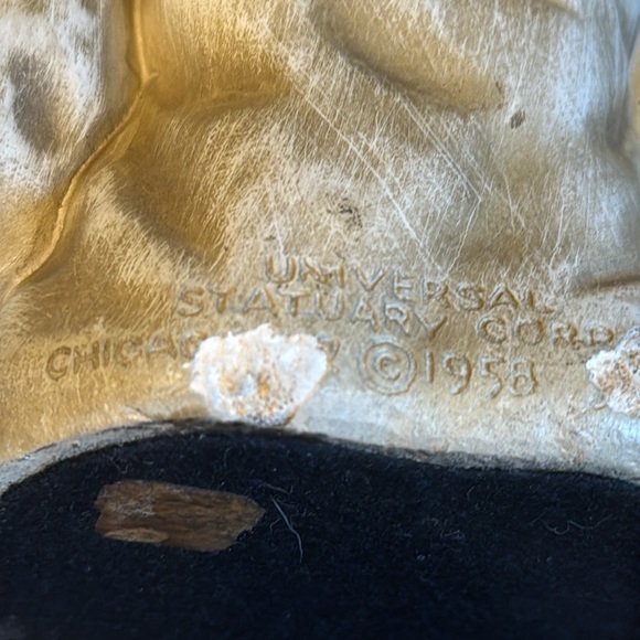 Vintage Elegant Ceramic Figurine Set in Gray - Picture 6 of 15